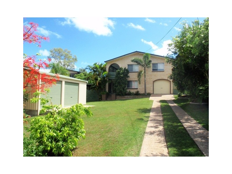 3 TOP STREET, Torquay QLD 4655