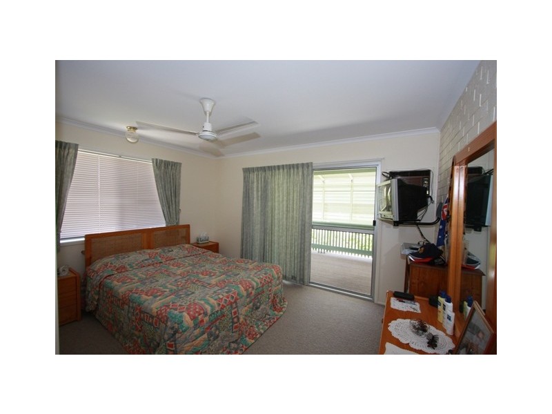 3 TOP STREET, Torquay QLD 4655