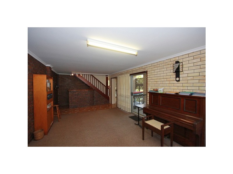 3 TOP STREET, Torquay QLD 4655