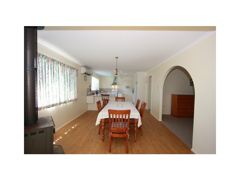 3 TOP STREET, Torquay QLD 4655