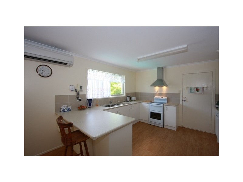 3 TOP STREET, Torquay QLD 4655