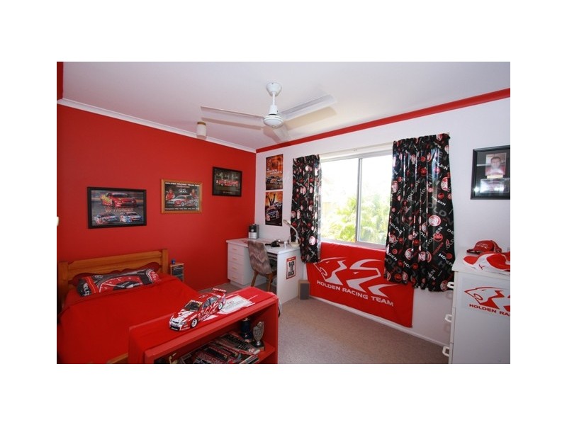 3 TOP STREET, Torquay QLD 4655