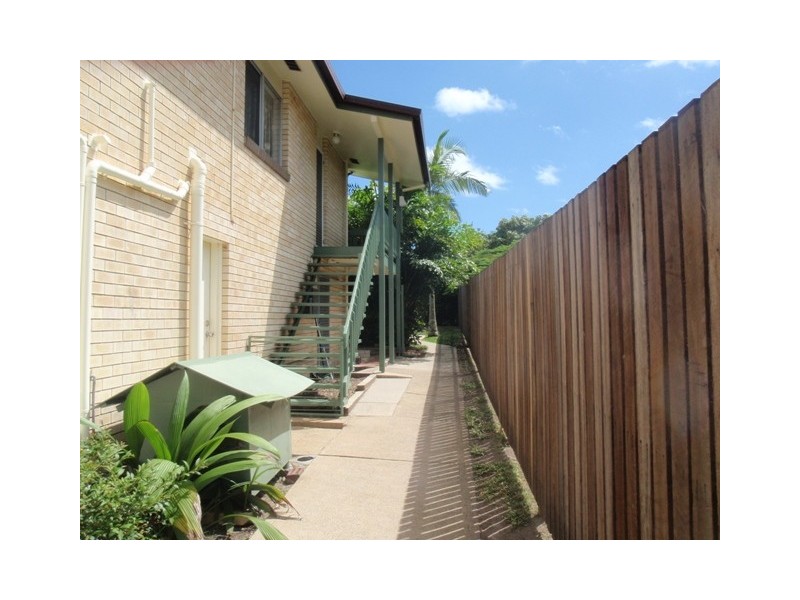 3 TOP STREET, Torquay QLD 4655