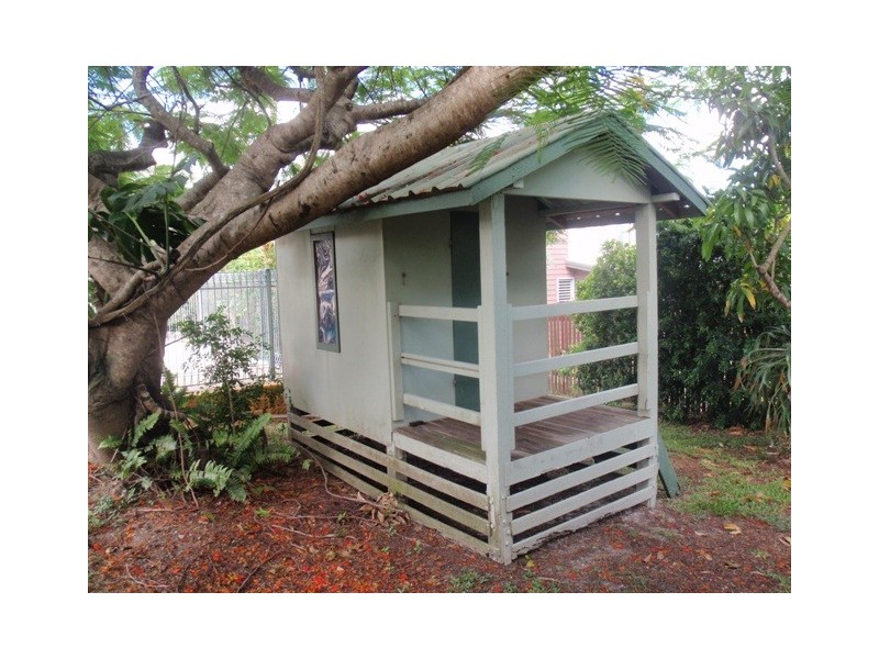 3 TOP STREET, Torquay QLD 4655