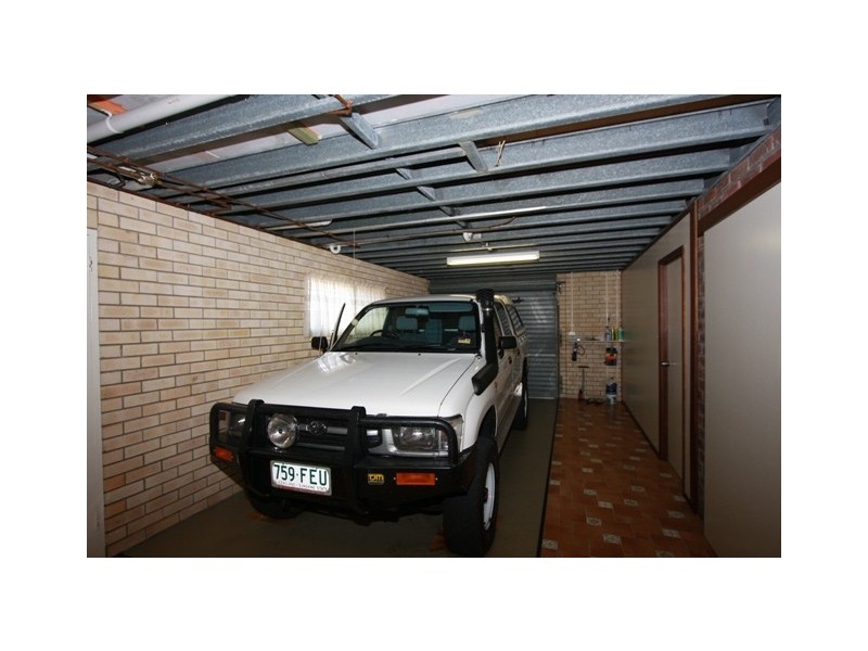 3 TOP STREET, Torquay QLD 4655