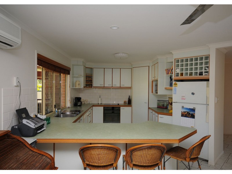 19 Meadow Dr, Dundowran Beach QLD 4655