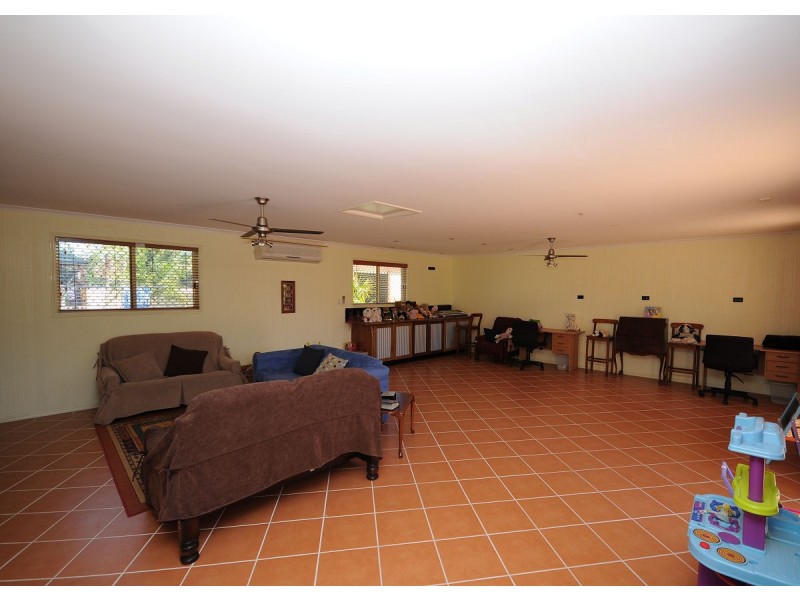 19 Meadow Dr, Dundowran Beach QLD 4655