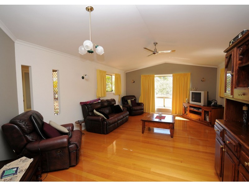 19 Meadow Dr, Dundowran Beach QLD 4655