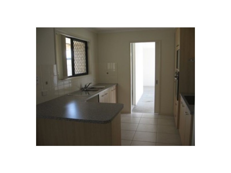 7 Kensi Court, Point Vernon QLD 4655