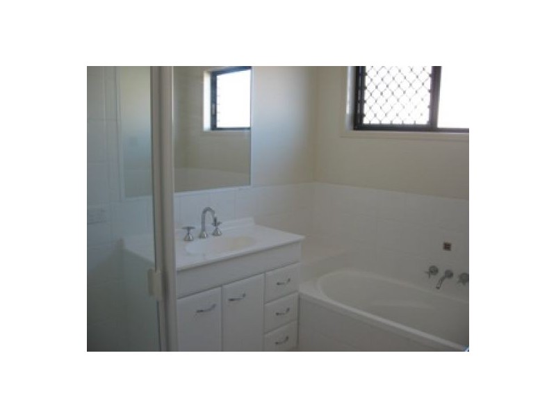 7 Kensi Court, Point Vernon QLD 4655