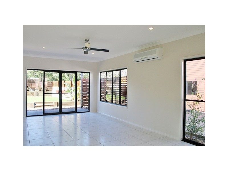 2,5,6/29 Tavistock Street, Torquay QLD 4655