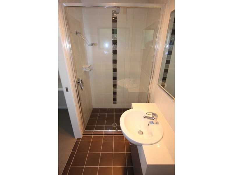 2,5,6/29 Tavistock Street, Torquay QLD 4655