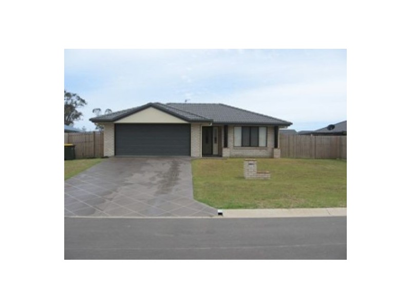 3 Pharlap Court, Point Vernon QLD 4655