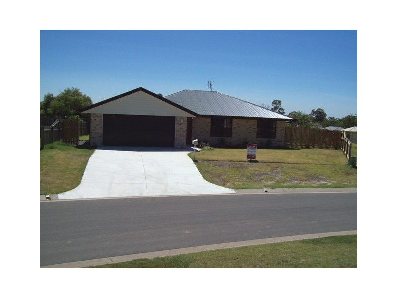8 Whipbird Court, Urangan QLD 4655