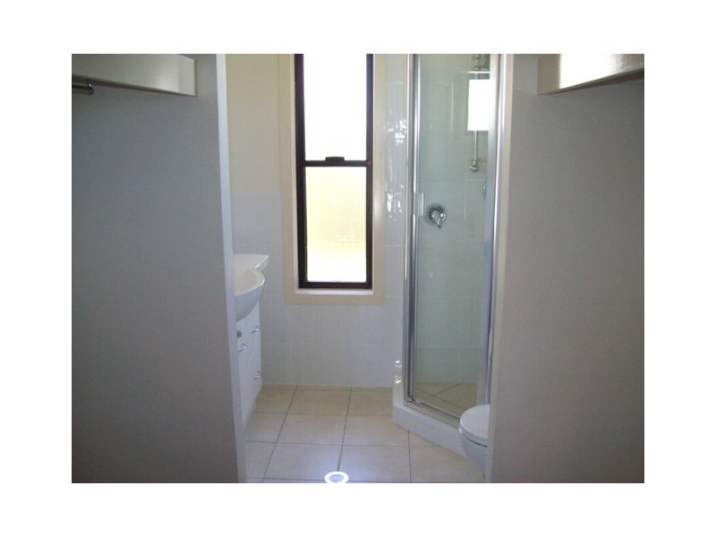 8 Whipbird Court, Urangan QLD 4655