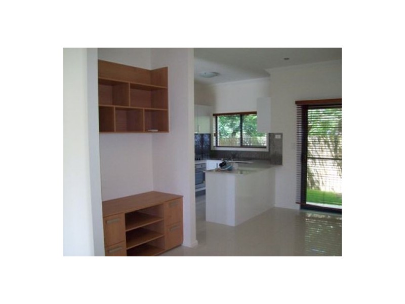 8/243 Torquay Terrace, Torquay QLD 4655
