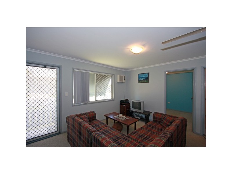 120 Limpus St, Urangan QLD 4655