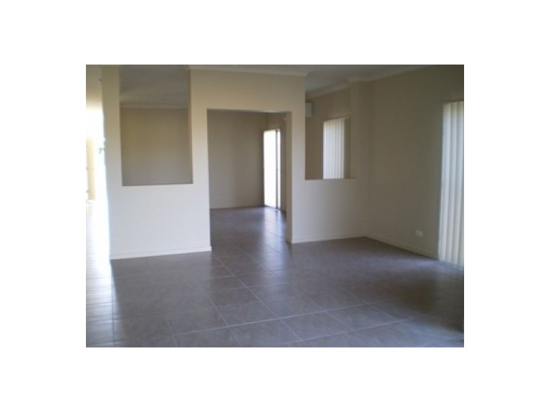 7 Memorial Street, Toogoom QLD 4655