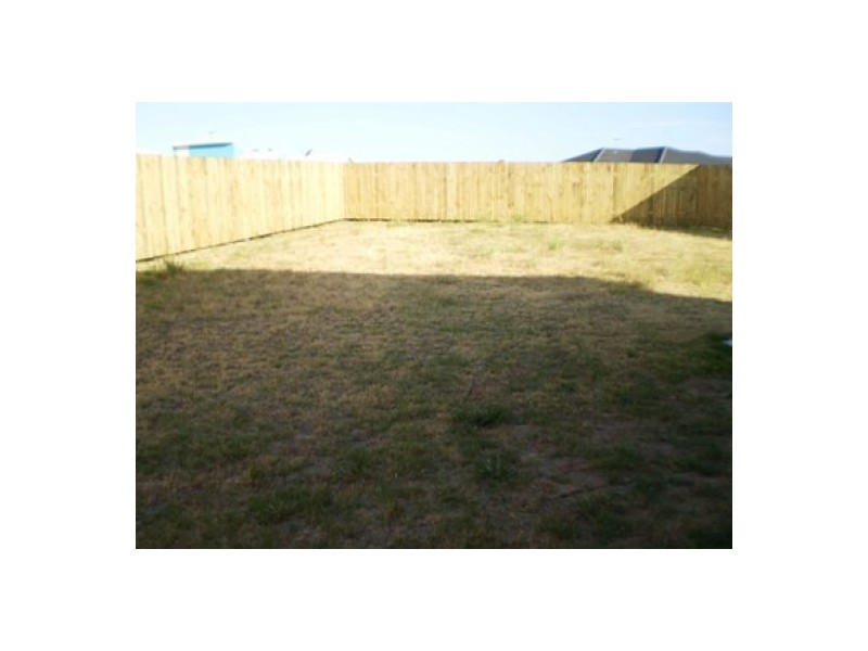 7 Memorial Street, Toogoom QLD 4655