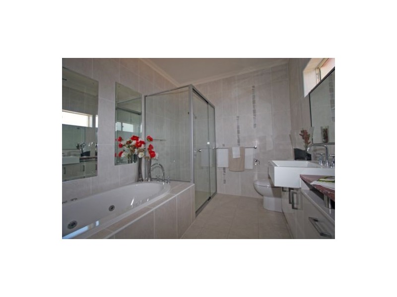 46 Taylor Street, Pialba QLD 4655