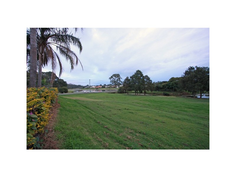 8 Bruce Street, Torquay QLD 4655