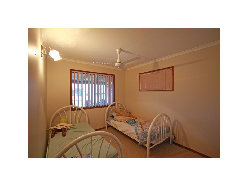 8 Bruce Street, Torquay QLD 4655
