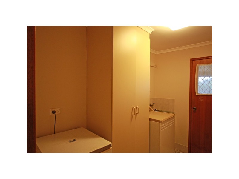 8 Bruce Street, Torquay QLD 4655