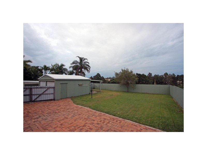 8 Bruce Street, Torquay QLD 4655