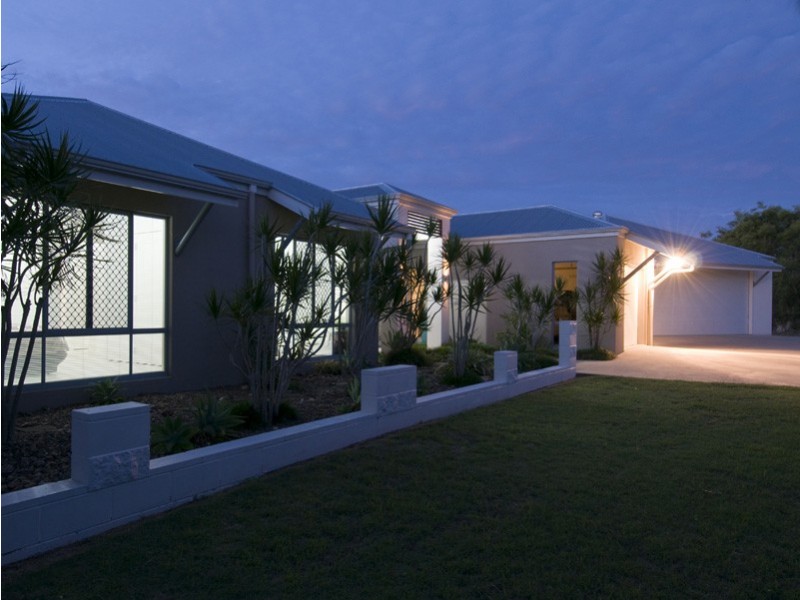 33 Ocean Park Dr, Dundowran Beach QLD 4655