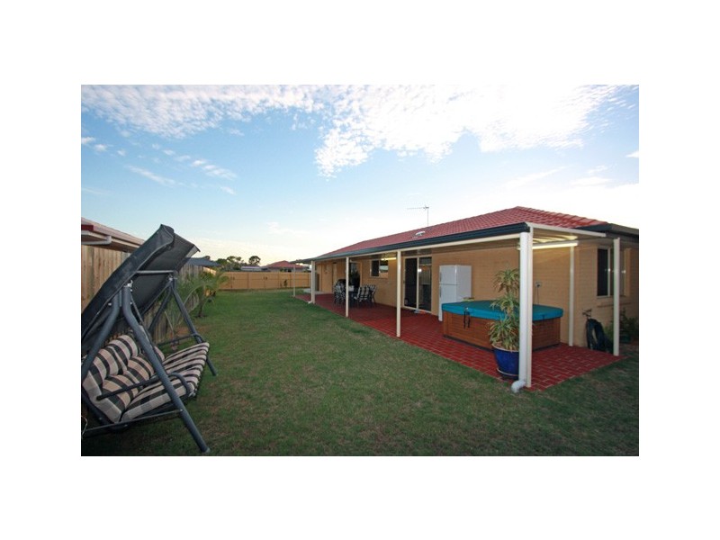 12 Lady Nelson DR, Eli Waters QLD 4655