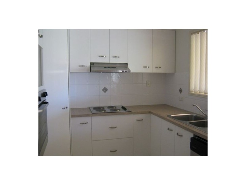 2 Sharyn Court, Point Vernon QLD 4655