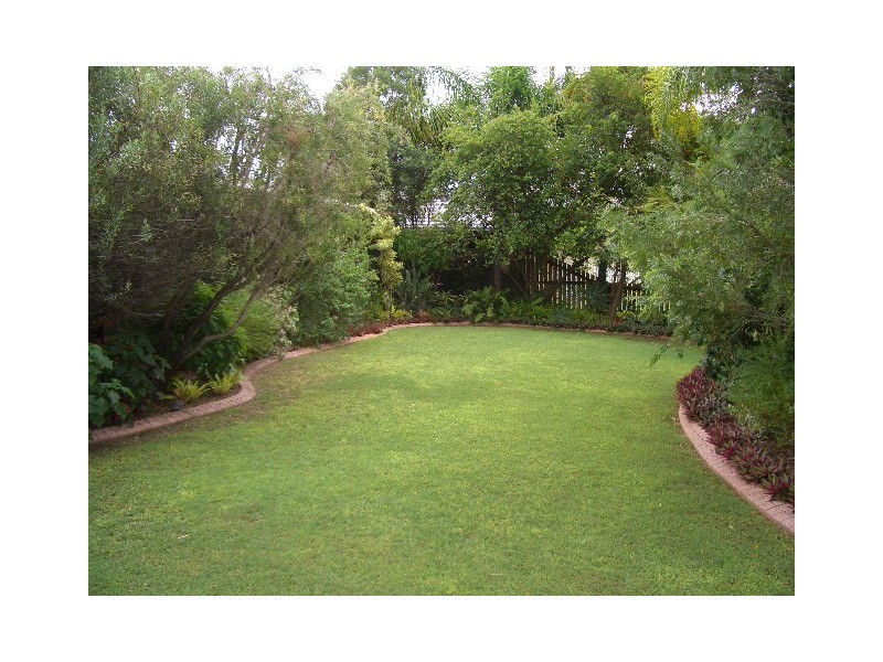 165 Kingfisher Pde, Toogoom QLD 4655