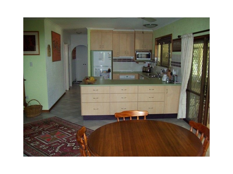 100 Kingfisher Parade, Toogoom QLD 4655