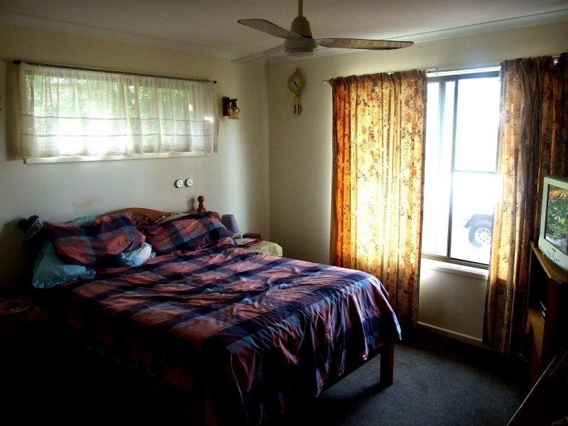 88 Lauren Street, Urangan QLD 4655