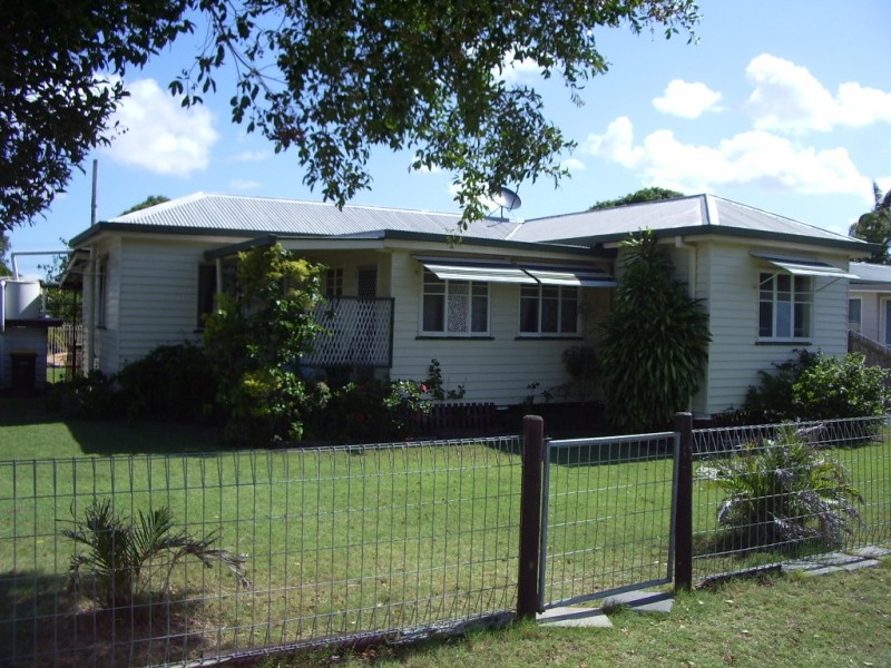 39 Shell Street, Urangan QLD 4655