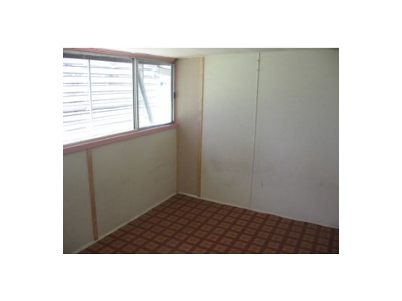 16 Smith Street, Urangan QLD 4655