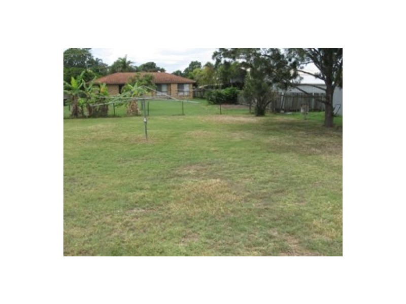 16 Smith Street, Urangan QLD 4655