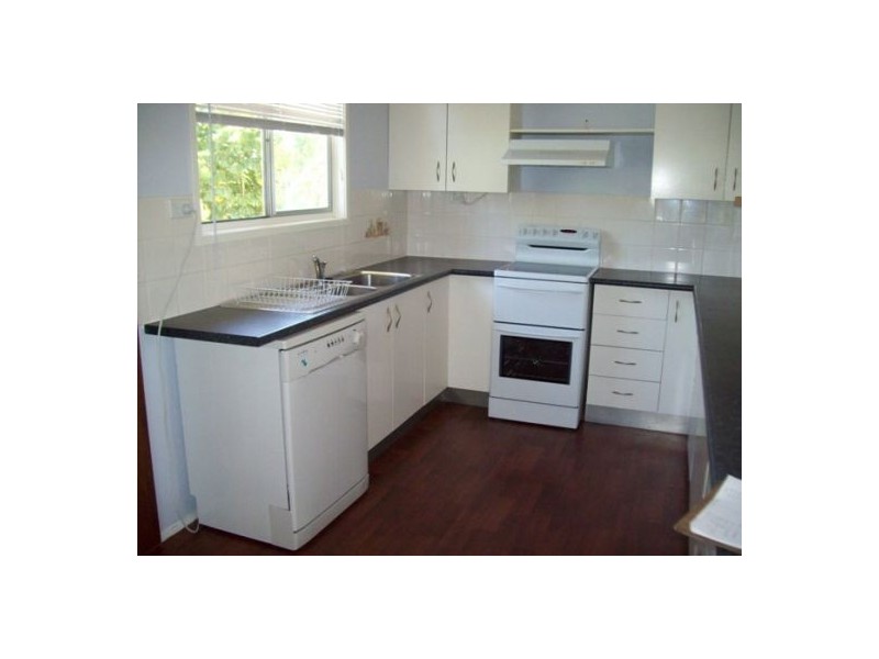 32 Banksia Street, Point Vernon QLD 4655