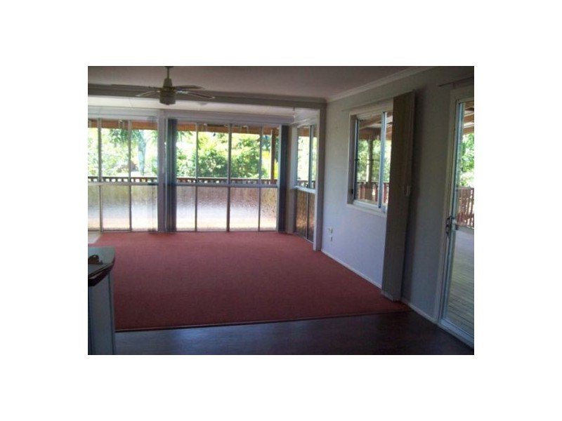 32 Banksia Street, Point Vernon QLD 4655