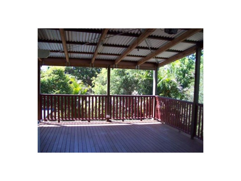 32 Banksia Street, Point Vernon QLD 4655