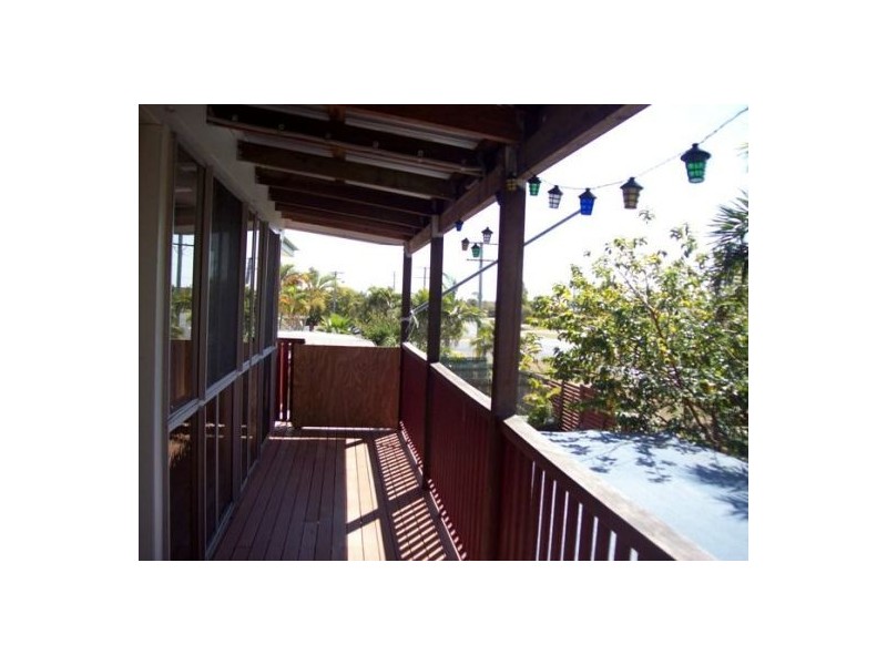 32 Banksia Street, Point Vernon QLD 4655