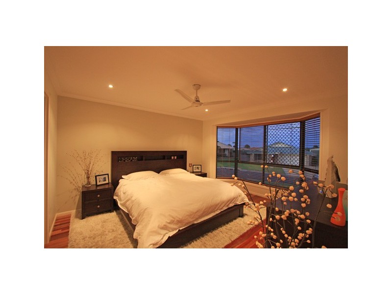 4 Heather Way, Urraween QLD 4655
