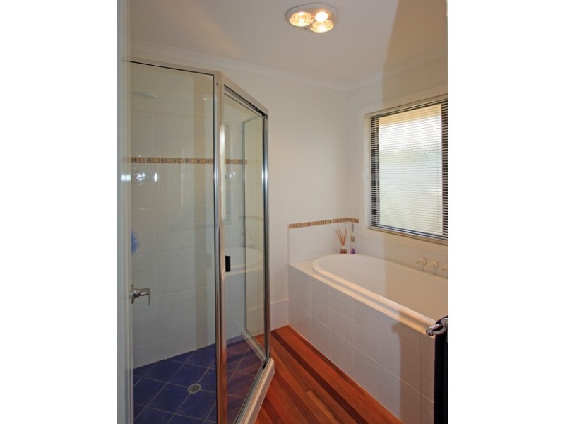 4 Heather Way, Urraween QLD 4655