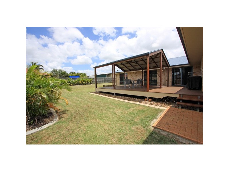 4 Heather Way, Urraween QLD 4655