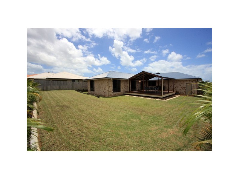 4 Heather Way, Urraween QLD 4655