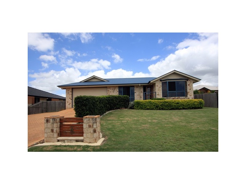 4 Heather Way, Urraween QLD 4655