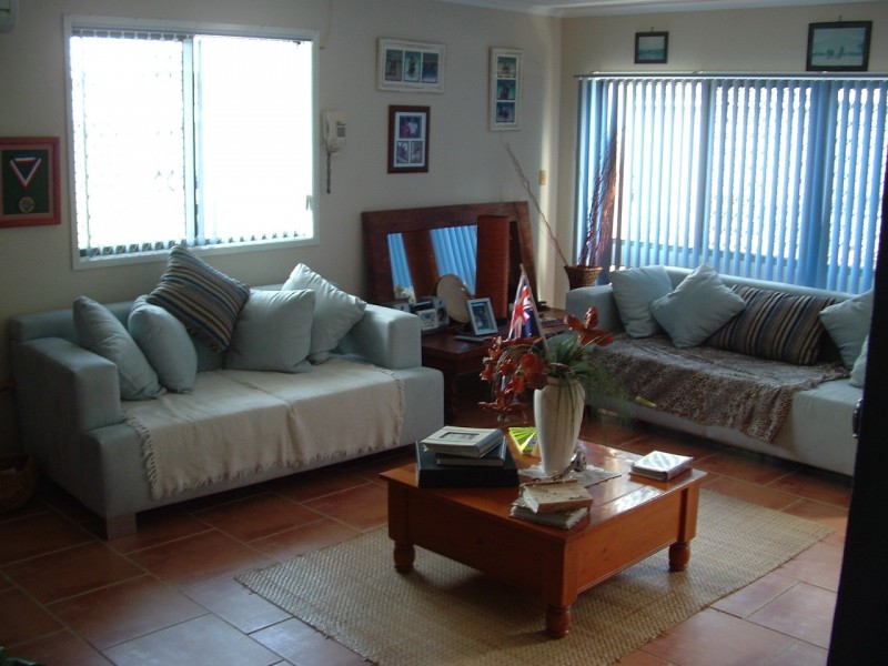 64 Esplanade, Point Vernon QLD 4655