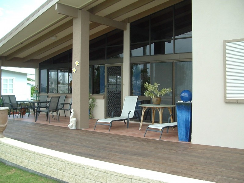 64 Esplanade, Point Vernon QLD 4655