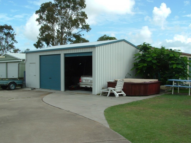 64 Esplanade, Point Vernon QLD 4655