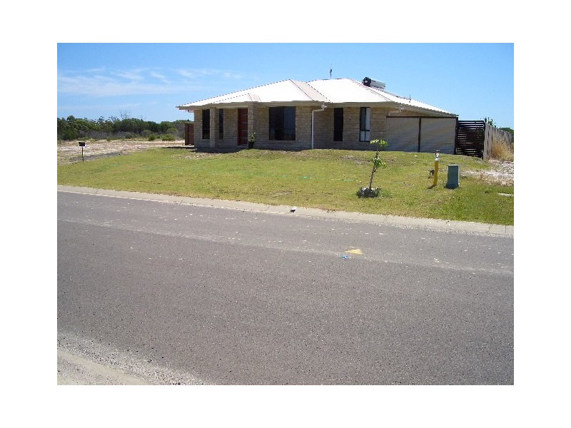 77 Beach Drive, Burrum Heads QLD 4659